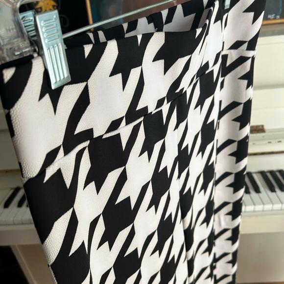 Frank Lyman Design Black and White Houndstooth Skinny Pants 12 - Picture 13 of 16